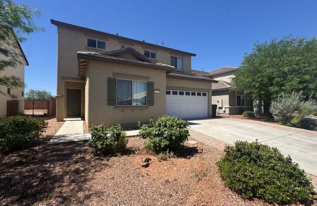 Beautiful 3-bedroom, 2.5-bathroom home with a den/office