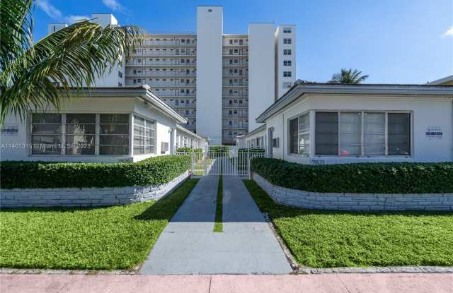 7821 Carlyle