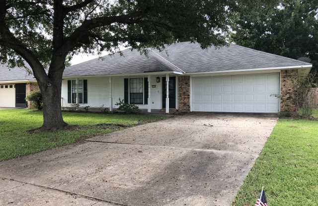 518 Glenwood St - 518 Glenwood Dr, Bossier City, LA 71111