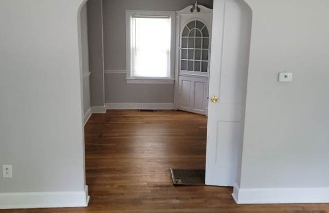 3 Bedroom, 2 Bathroom in Lexington!
