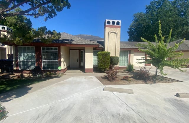 3811 W. Hillsdale Ave - 3811 West Hillsdale Avenue, Visalia, CA 93291