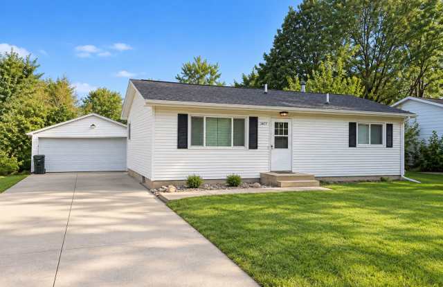 3-Bed House - 1417 Starview Dr in Cedar Falls