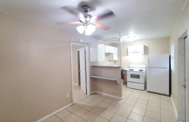 953 6th St SE Apt 8