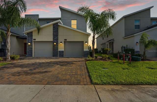 547 OCEAN COURSE AVENUE