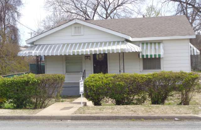 1618 N Locust Street