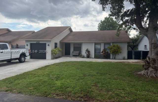 4515 NW 94th Way
