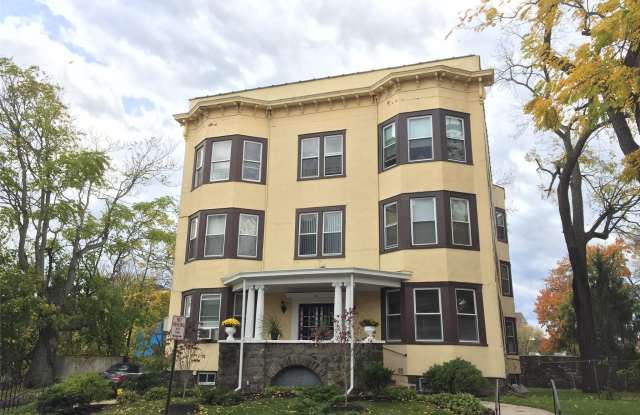 26 Coligni Avenue