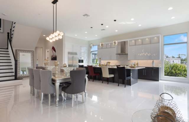 9124 Coral Isle Circle