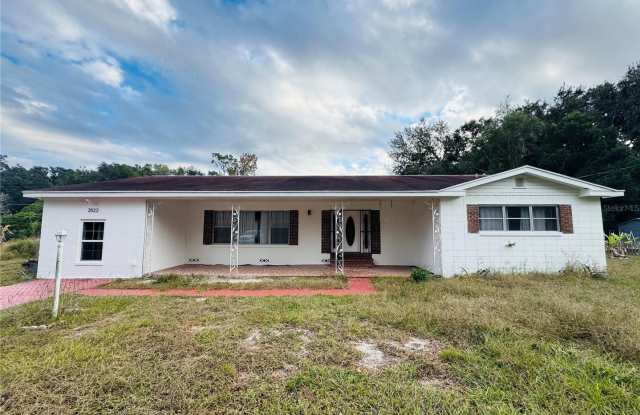 Charming 3 Bedroom, 3 Bath Single Family Home For Rent at 2022 Edgewood Rd., Leesburg, FL 34787
