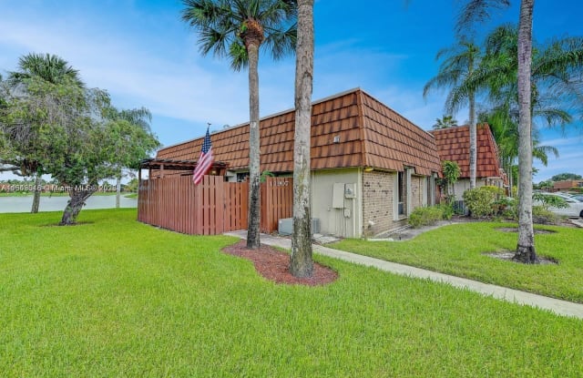 11907 SW 13th Ct - 11907 Southwest 13th Court, Davie, FL 33325