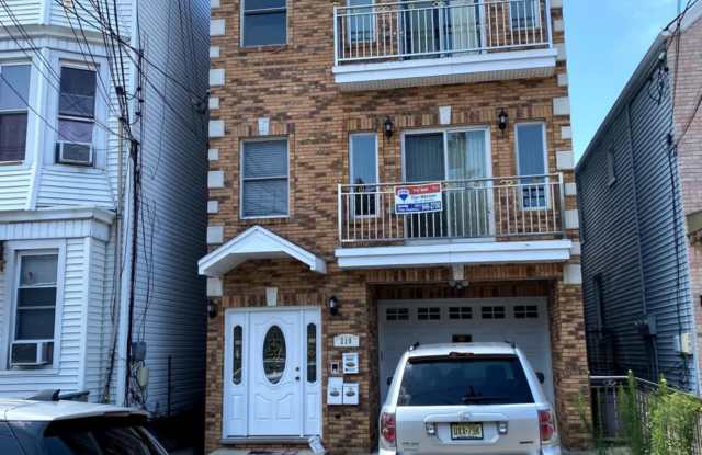 Photo of 219 Congress Street