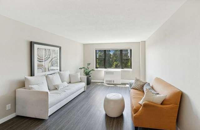 735 St. Clair Apartments