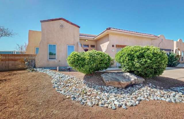 543 Taylor Road NE - 543 Taylor Road, Los Lunas, NM 87031