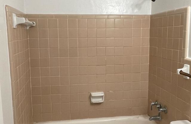 1723 DIXON BLVD UNIT 5