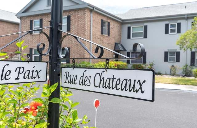 1175 RUE DES CHATEAUX
