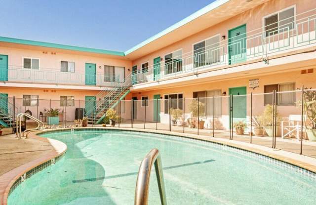 7825 W Manchester Ave unit: 6