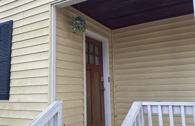 1216 Hawthorne Drive