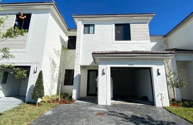 14527 SW 24th Ter - 14527 Southwest 24th Terrace, Miami-Dade County, FL 33175