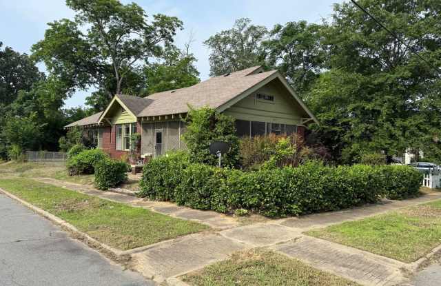 2301 W 17th St., Little Rock AR 72202 - Classic Character Large 3br 1ba w/den and separate dining, large corner lot.