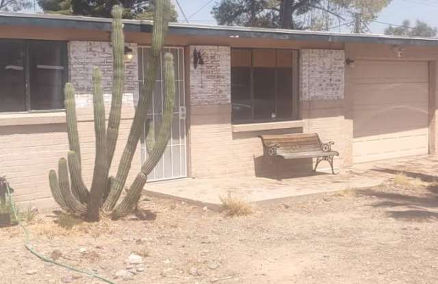 Photo of 1334 South Rosemont Avenue