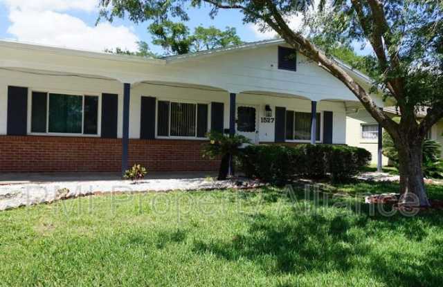 Photo of 1527 Leeway Ave