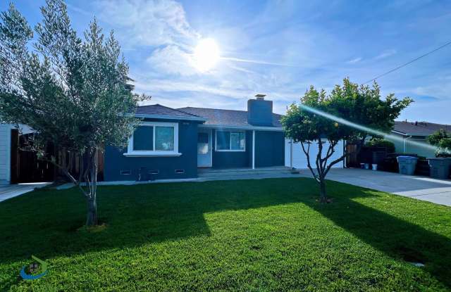 $4,750 - Beautiful 3 Bed/2 Bath in Cambrian neighborhood-Pets possible with approval