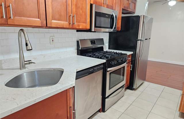 Photo of 76-40 170 Street