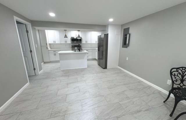 1319 C Street NE unit: B