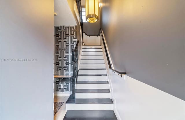 407 Southeast 13th Street