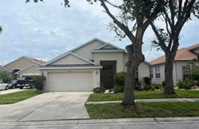 Lovely 4 bedroom 2 bath home in Riverview!