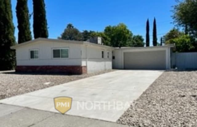 842 4th St - 842 4th Street, Fairfield, CA 94533