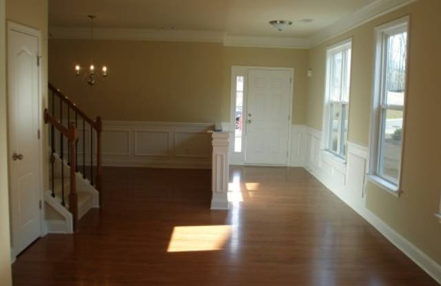 6015 Falls Landing Dr