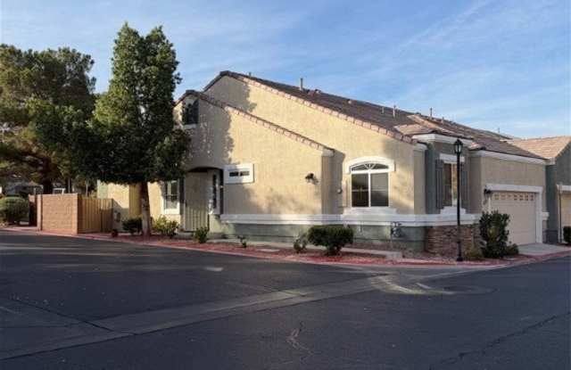 985 Prestwick Street