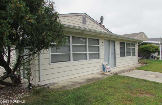 380 Barbados Drive N