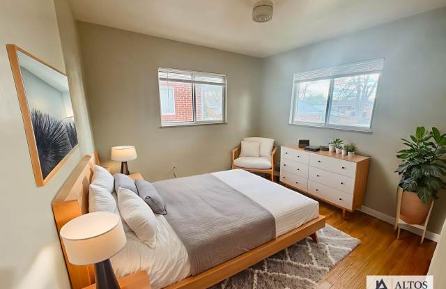 Charming 2 Bedroom Upper Unit onsite Laundry!