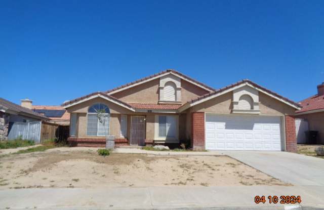 Nice Single Story Home Close to the Entrance of EAFB