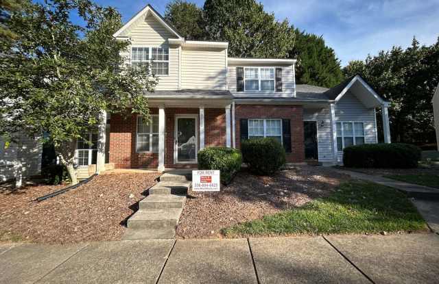 Photo of Charming 2BR/2.5BA Townhome in Greensboro