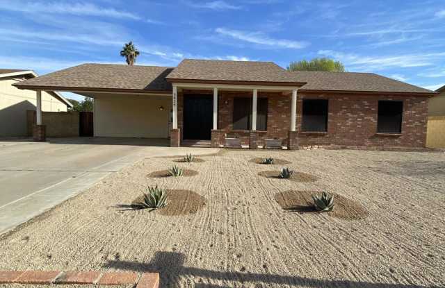 3826 W DALPHIN Road - 3826 West Dalphin Road, Phoenix, AZ 85051