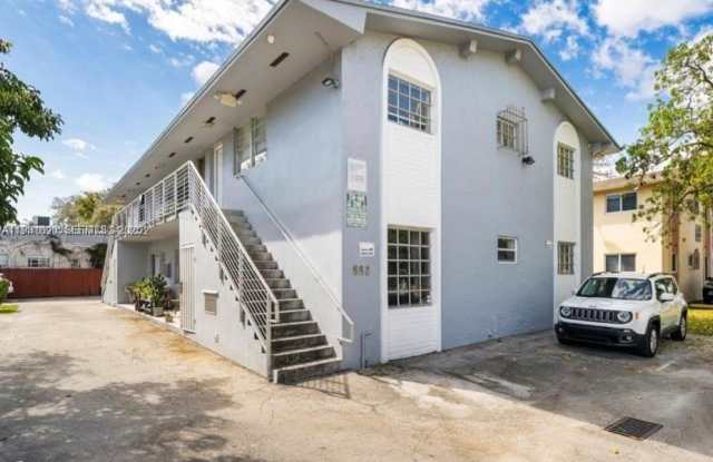 Photo of 552 NE 61st St