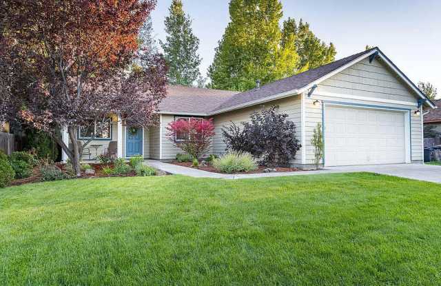 Photo of Stylish SW Bend 3×2 with Fenced Yard
