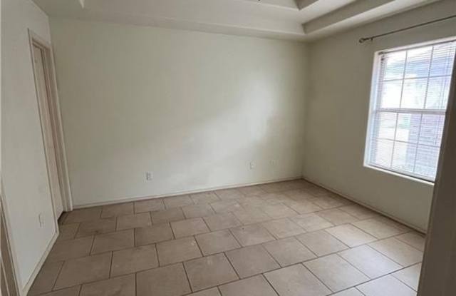 909 E Daffodil Avenue unit: D