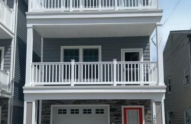 126 Hiering Avenue - 126 Hiering Avenue, Seaside Heights, NJ 08751