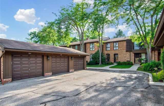 Photo of 1082 Greenhills Drive