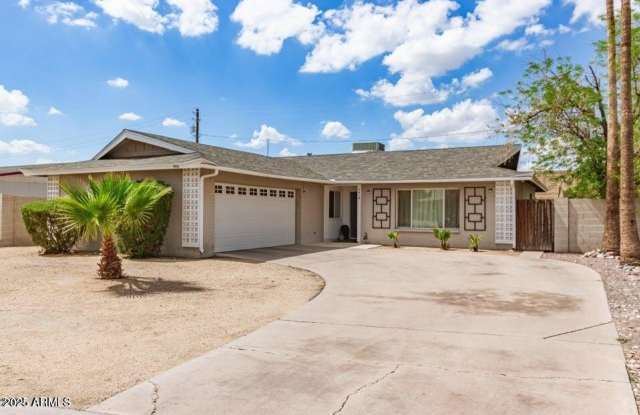 Photo of 4410 S GRANDVIEW Avenue