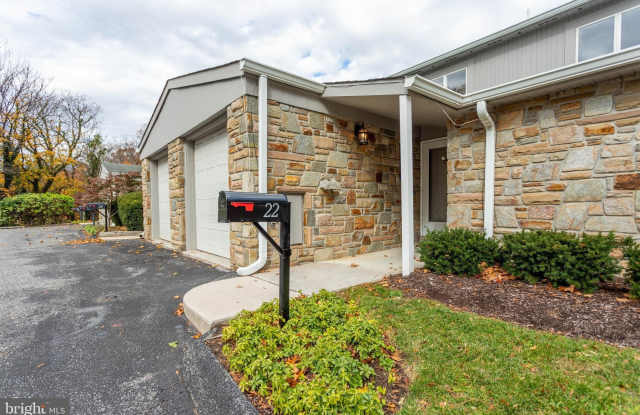 22 STONE MANOR unit: 22