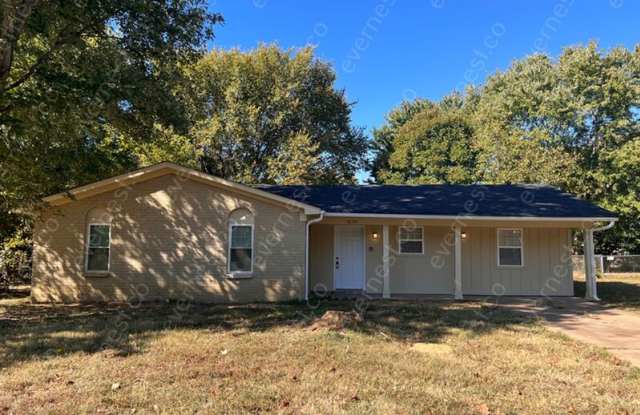5879 Chickasaw Dr
