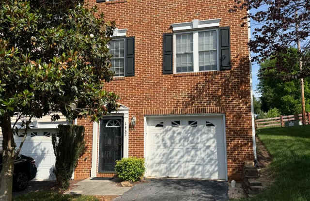 Taylor Spring Townhouse With Garage and Basement