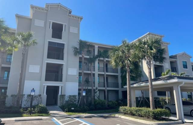 2/2 MONTHLY RENTAL - GOLF/TENNIS CENTER - LAKEWOOD RANCH AVAILABLE FOR SPRING/ SUMMER!