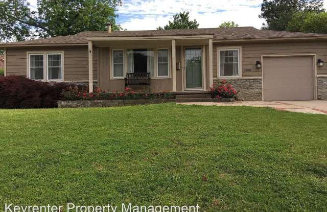 1326 E 32nd Pl