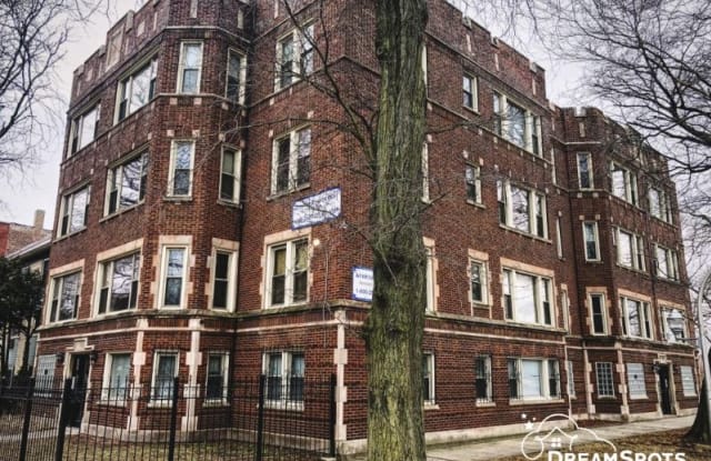 1615 E 77th St 3 - 1615 East 77th Street, Chicago, IL 60649